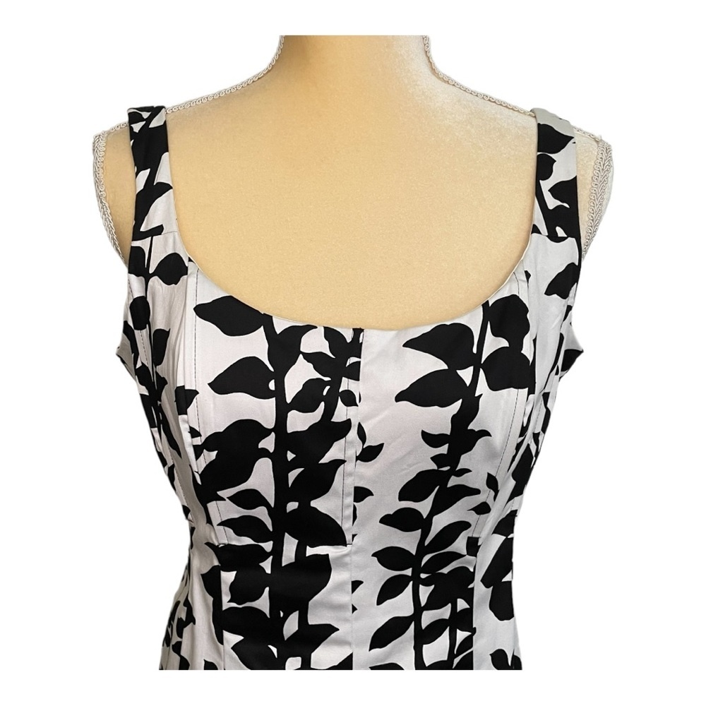 Jones New York Fit & Flare Floral Sleeveless Scoop Neck Dress Black White Sz 10 - Picture 2 of 12